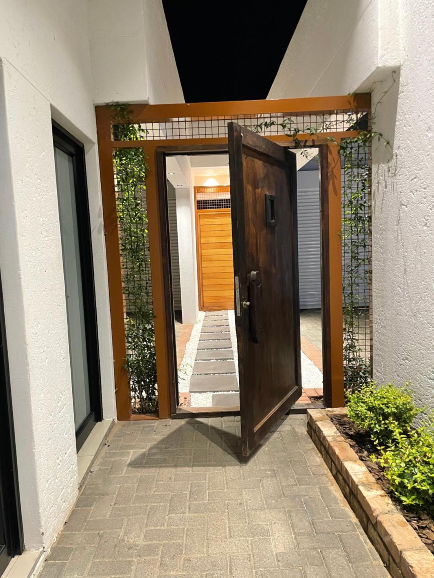Deluxe Residence - Windhoek Exterior foto